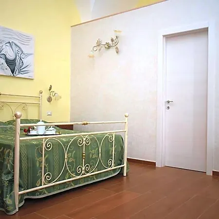 Bed & Breakfast Vico Napoli Salento 4*